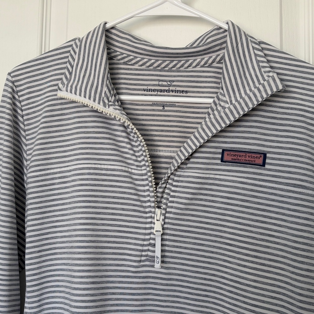 Vineyard Vines Gray and White Performance Shep Shirt - Picture 2 of 5